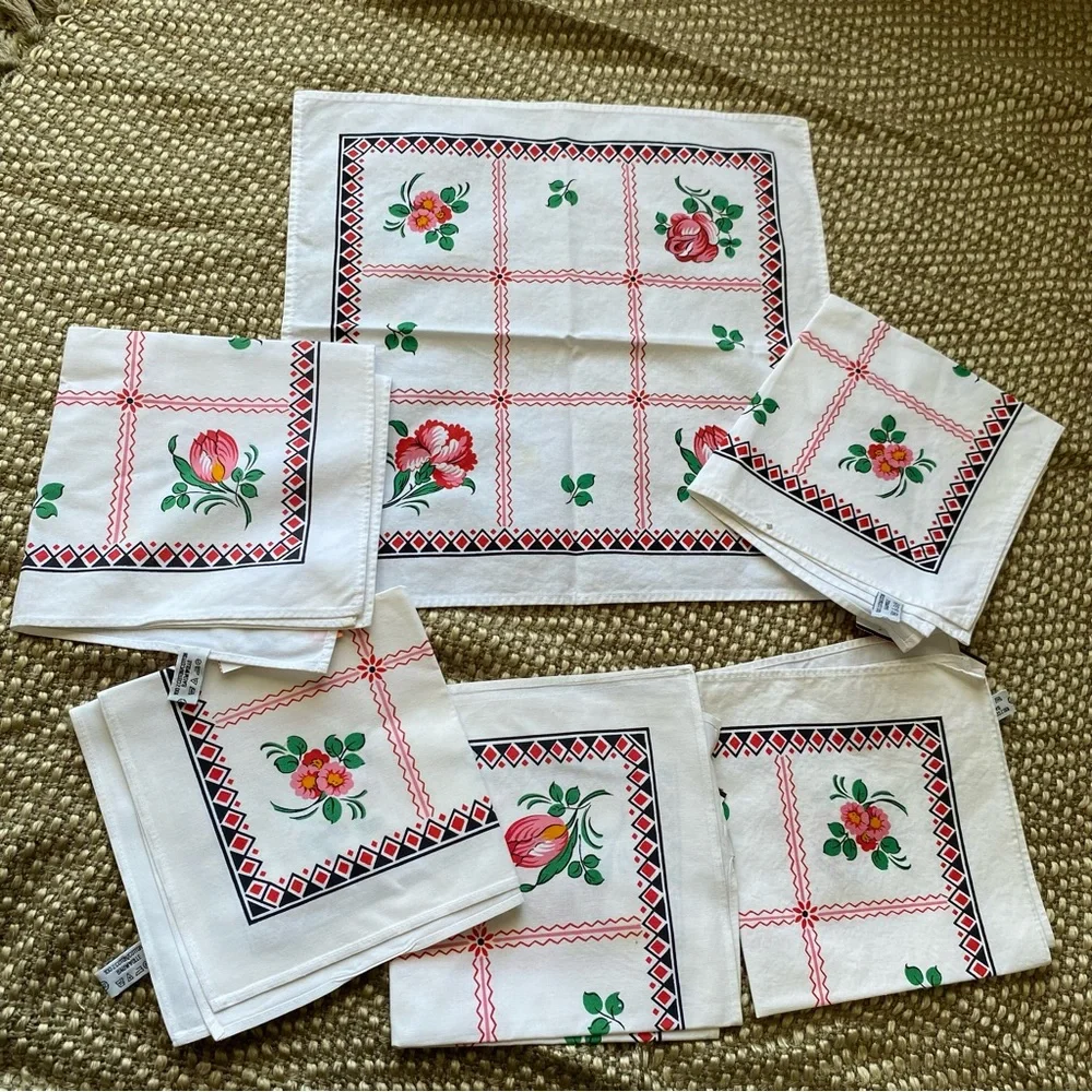 M.I.E 68- Ribeauville French Floral Patterned Table Napkins Set - Picture 2 of 4
